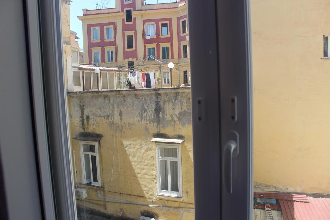 לינה וארוחת בוקר נאפולי Casa Laura Oliva Mancini מראה חיצוני תמונה