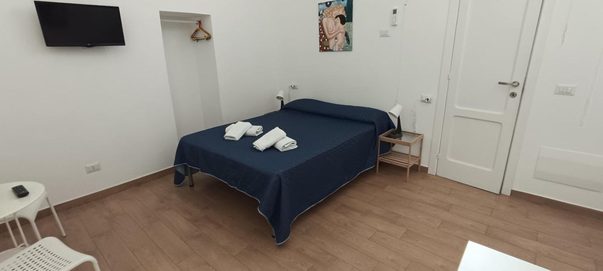 לינה וארוחת בוקר נאפולי Casa Laura Oliva Mancini מראה חיצוני תמונה