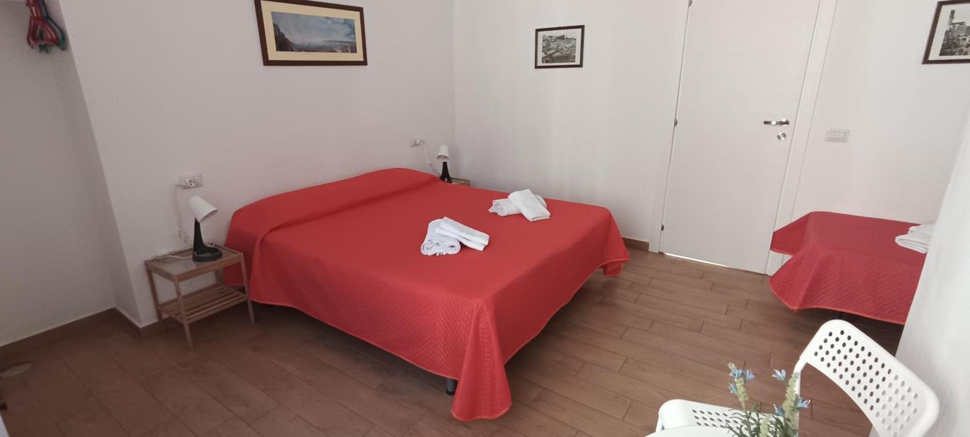 לינה וארוחת בוקר נאפולי Casa Laura Oliva Mancini מראה חיצוני תמונה