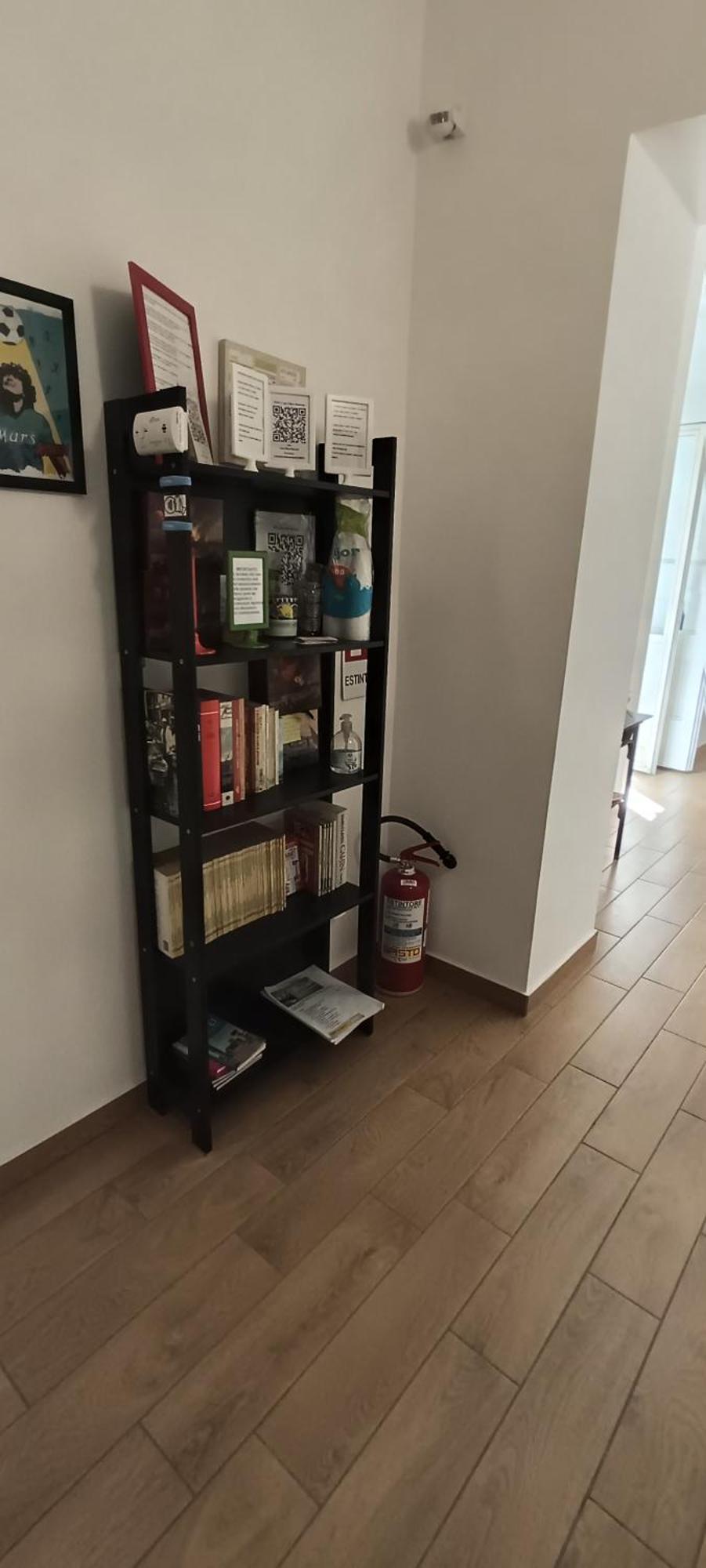 לינה וארוחת בוקר נאפולי Casa Laura Oliva Mancini מראה חיצוני תמונה